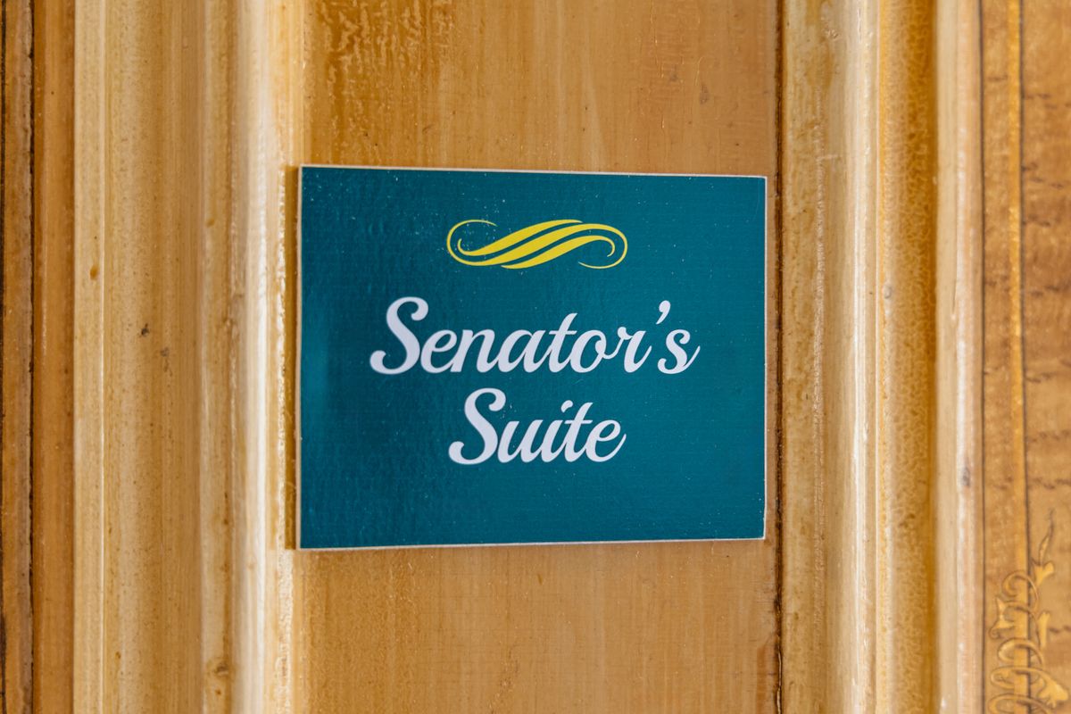 Senator's Suite